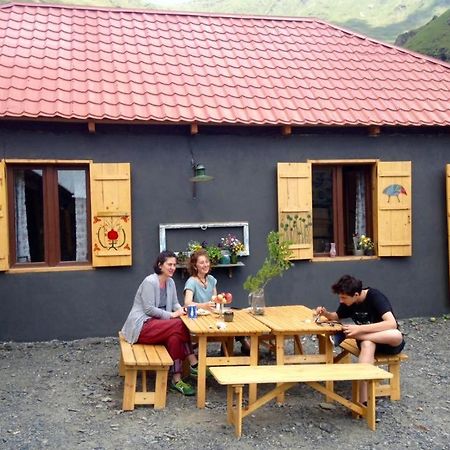 ホテル Sno House In Kazbeg エクステリア 写真