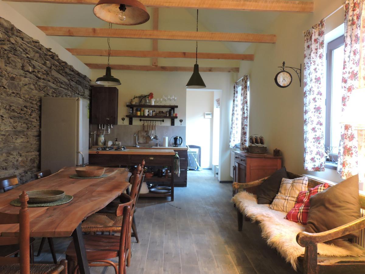 ホテル Sno House In Kazbeg エクステリア 写真