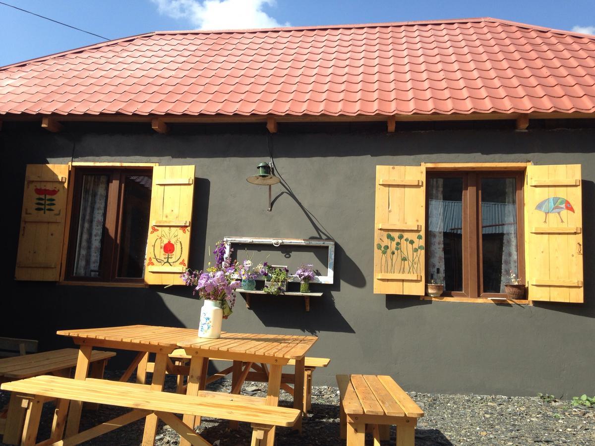 ホテル Sno House In Kazbeg エクステリア 写真